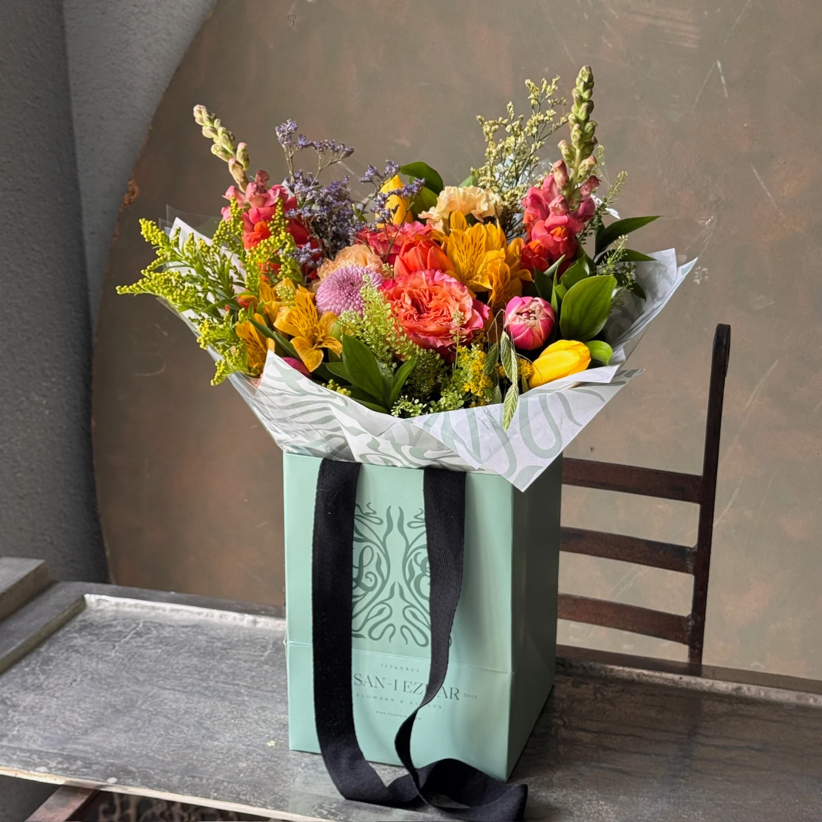 Vermeil Bloom Small | Renkli Çiçek Buketi - görsel 2
