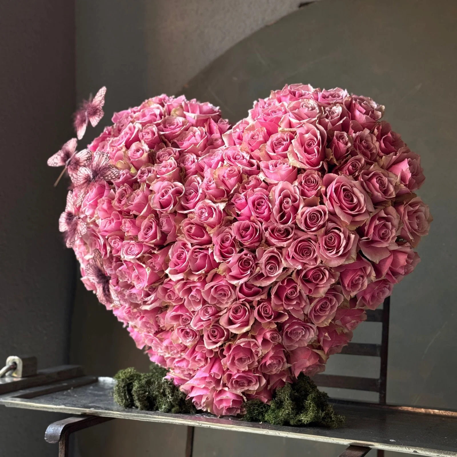 Coeur No:3 Vivid Pink | Pembe Gül Kalp Aranjman — Nişan Çiçeği koleksiyonu No.12 — Lisan-ı Ezhar