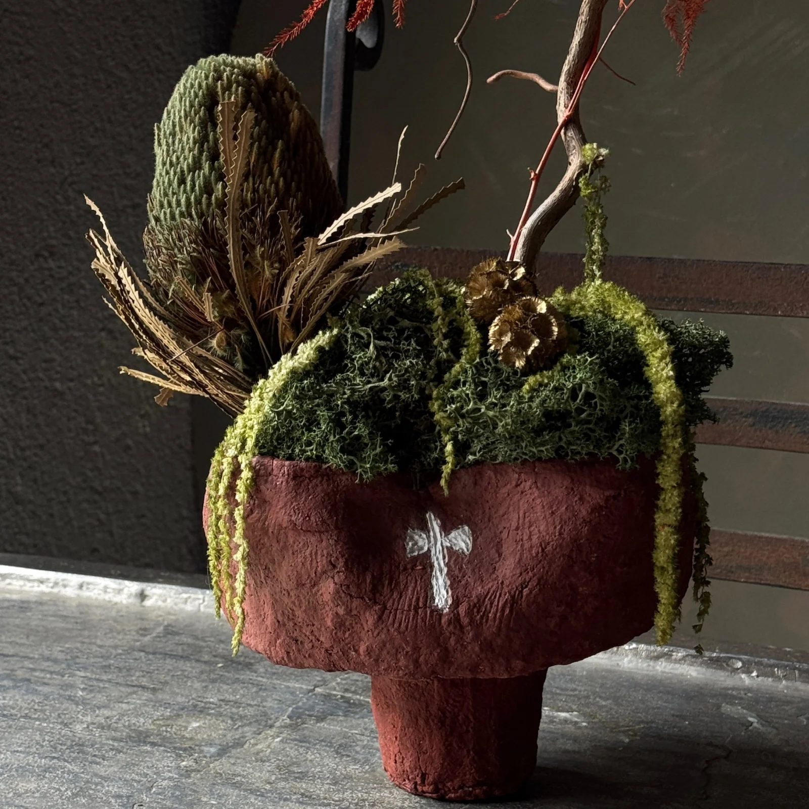 Carian Echoes – Sculptural Botanical Arrangement - görsel 2
